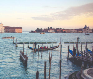 Tani wynajem samochodów Lido